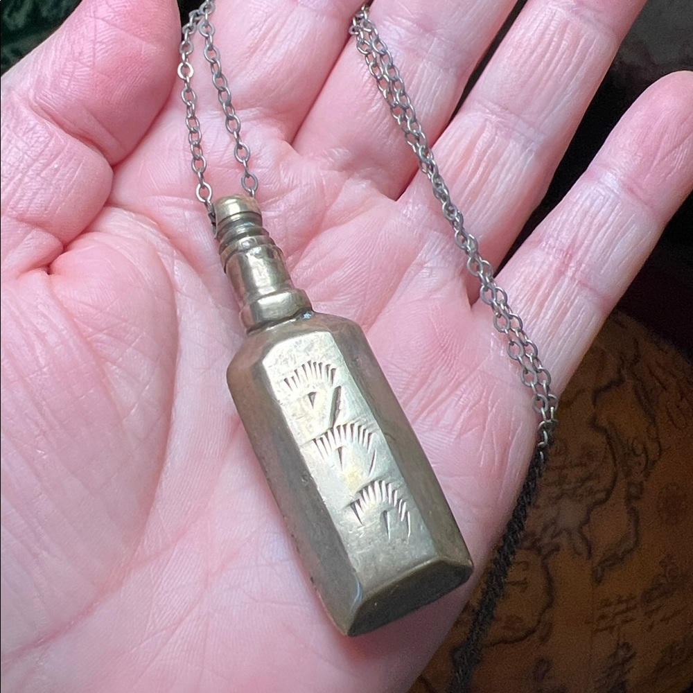 Vintage Antique Etched Brass Perfume Bottle Dauber Pendant Silver Chain Necklace - Picture 4 of 8